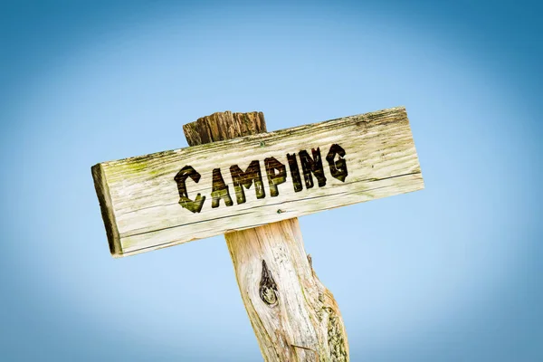 Panneau de signalisation au Camping — Photo