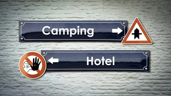 Street Sign to Camping versus Hotel — Stok Foto