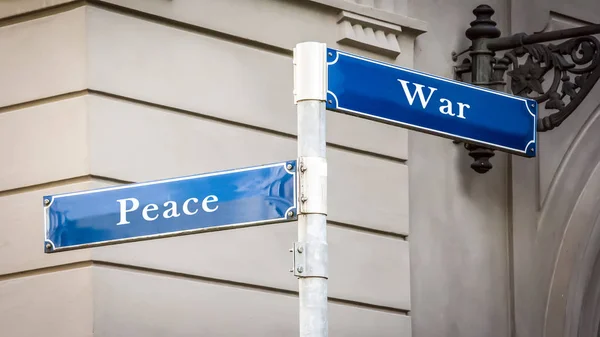 和平与战争的路标 — 图库照片