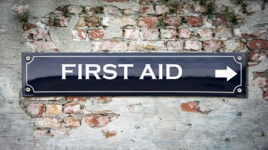 Sokak tabelası ilk yardım