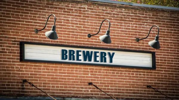 Straatnaambord aan brouwerij — Stockfoto