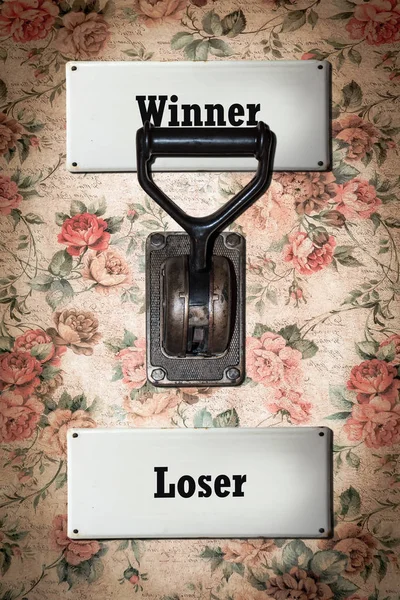 Straßenschild zum Sieger gegen Verlierer — Stockfoto