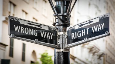 Sokak Işareti doğru yol karşı yanlış yol