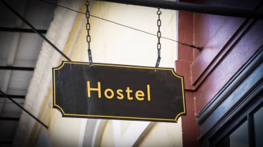 Hostel'e sokak tabelası