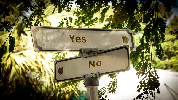Уличный знак "да" против "нет" — стоковое фото