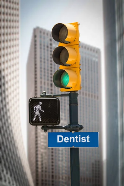 Straßenschild zum Zahnarzt — Stockfoto