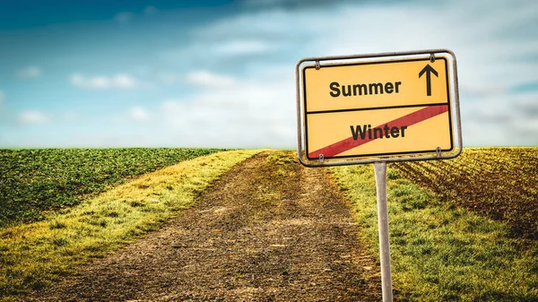 Straßenschild Weist Den Weg Richtung Sommer Winter — Stockfoto