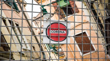 Sokak İşareti Virüse Karşı Karantina Yolu