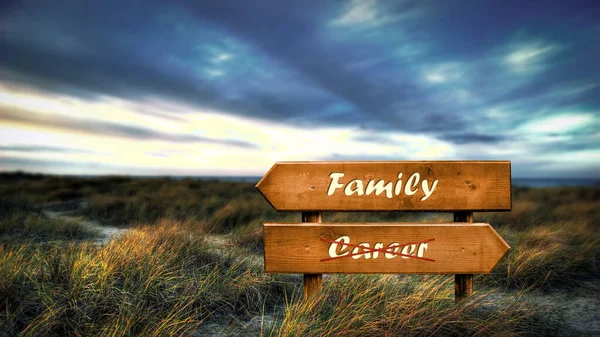 Straßenschild Weist Den Weg Richtung Familie Karriere — Stockfoto