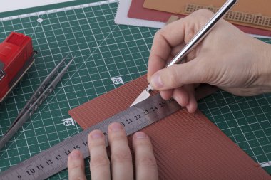 Kesme mat araçlarıyla tren düzen oluşturma