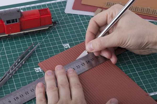 Kesme mat araçlarıyla tren düzen oluşturma