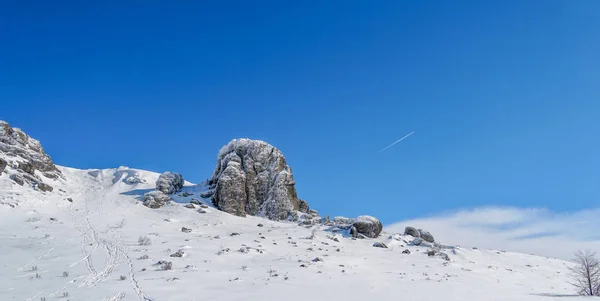 Mountain snowy idyll. — Stock Photo, Image