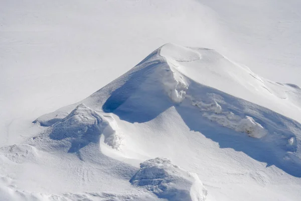 Mountain snöiga idyll. — Stockfoto