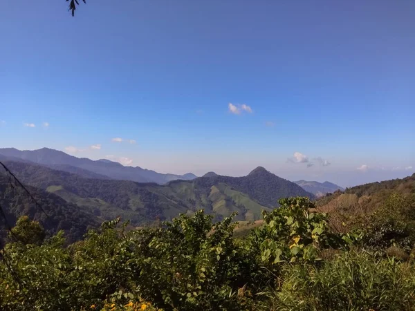 Belles Montagnes Ciel Bleu — Photo