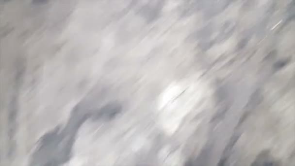 男の足がコンクリートの床を歩いた — ストック動画