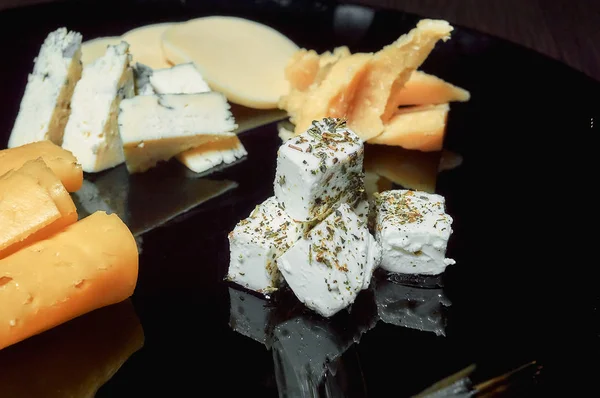 Dor blu peynir tabağı gouda peyniri
