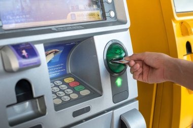 Sayıları ve parmak alan kodu ATM basarak el odaklanır.