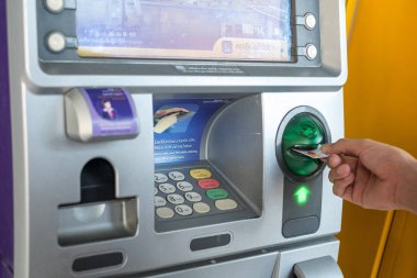 Sayıları ve parmak alan kodu ATM basarak el odaklanır.