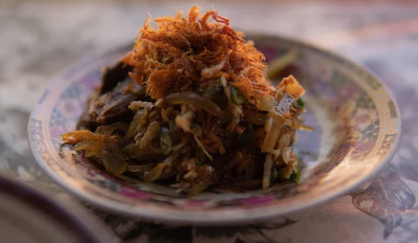 Beef Lawar, Geleneksel Bali Yemeği