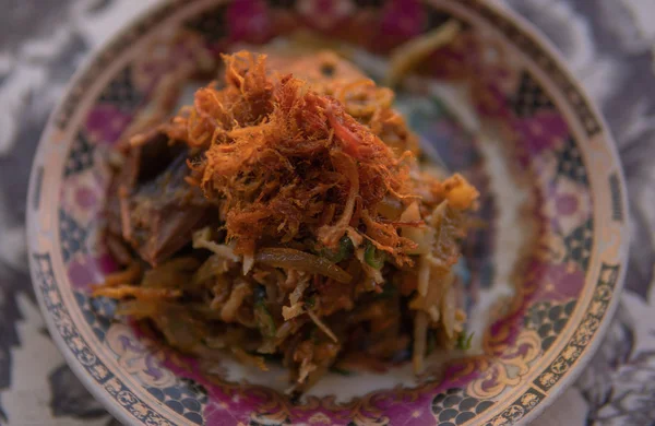 Beef Lawar, Geleneksel Bali Yemeği