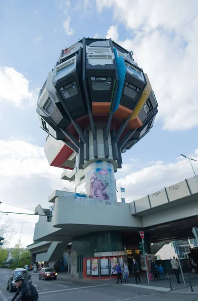 Berlin, Almanya - 29 Nisan 2106 : Steglitz semtinde bierpinsel binası.