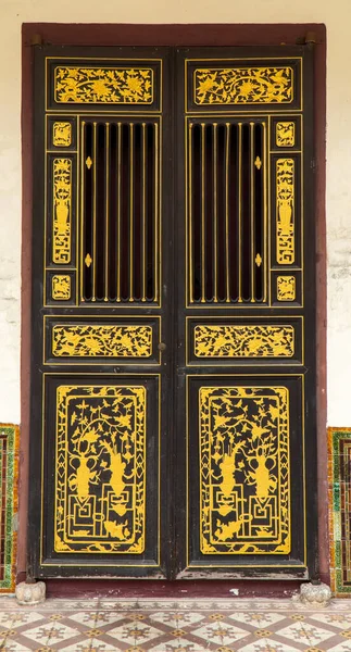 Пенанг Малайзия Сентября 2019 Года Золотая Черная Дверь Старом Китайском — стоковое фото