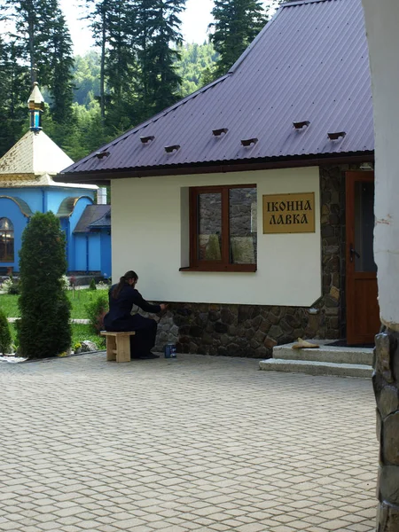 Manyavskiy Skit Montanhas Dos Cárpatos Ucrânia — Fotografia de Stock