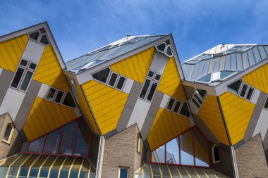 Rotterdam, Hollanda - 8 Kasım 2018 : Küp evler. Bir set 
