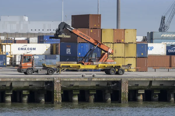 Nederland-Rotterdamse haven-maritiem vervoer - — Stockfoto