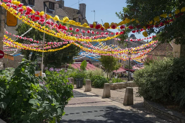 Bergerac une ville dans le sud-ouest de la France lors d'une journée festive . — Photo