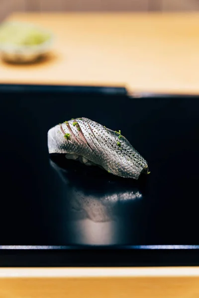 Menù Giapponese Omakase Saba Sushi Sgombro Cospargere Con Buccia Yuzu — Foto Stock