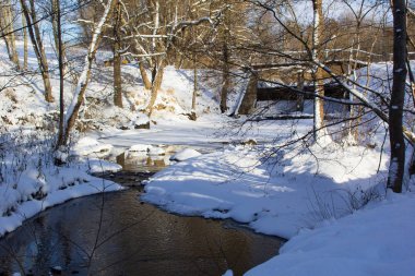 Letonya doğa ve küçük bir kasaba olan kış manzaralarını