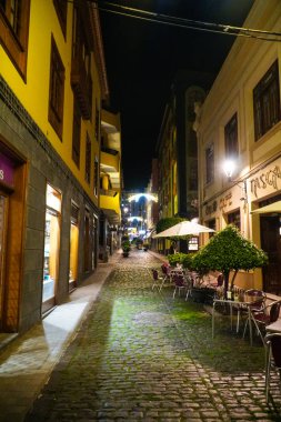 Puerto de la Cruz gece görünümü, Tenerife İspanya