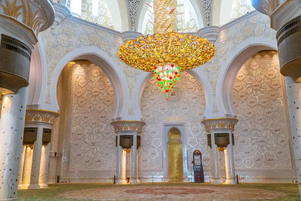 Abu Dhabi Emiratos Árabes Unidos Abril 2019 Gran Mezquita Sheikh — Foto de Stock