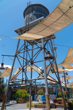 La Mer veya Jumeira Sahili, ABD 'nin Dubai şehrinde bulunan bir plajdır.