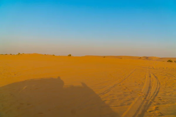 Dune Del Deserto Arabo Sfondo Cielo Blu Deserto Vicino Alla — Foto Stock