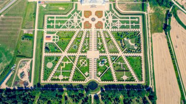 Rundale, Letonya Havadan görünümü, Rundale sarayının drone fotoğrafı ve 18. 