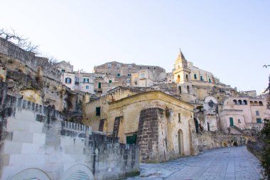 Matera, İtalya: İtalya 'nın Matera kentine tarihi binalarla panoramik manzara. Unesco miras sitesi