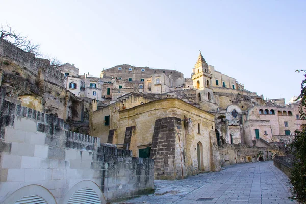 Matera, İtalya: İtalya 'nın Matera kentine tarihi binalarla panoramik manzara. Unesco miras sitesi