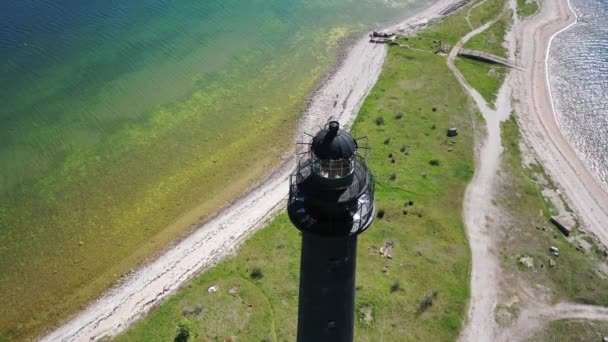 Piękny Panoramiczny Filmik Lotu Drona Słonecznej Latarni Sorve Cylindryczna Latarnia — Wideo stockowe