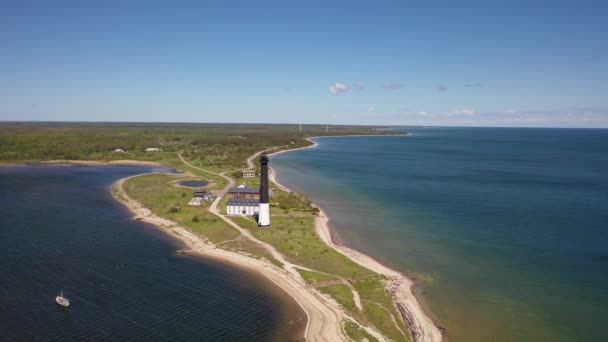 Bellissimo Video Panoramico Aereo Drone Volante Sul Soleggiato Faro Sorve — Video Stock