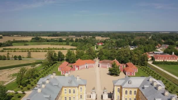 Piękne Panoramiczne Wideo Lotnicze Latającego Drona Rundale Rundle Pałacu Jego — Wideo stockowe