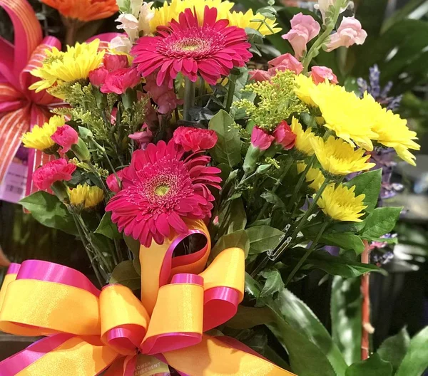 Mélanger Les Fleurs Colorées Sur Vase — Photo
