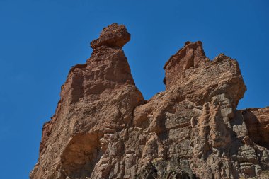 Kazakistan 'daki Charyn Kanyonu' nun kayaları yaz mevsiminde kale sıcağının kulelerine benziyor.
