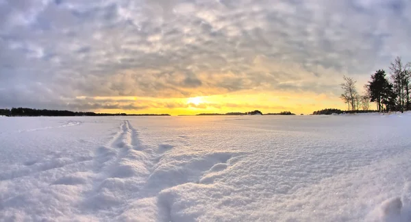 Mély Fagyott Tengeren Északon Gyönyörű Hideg Téli Reggel Napkelte Hdr — Stock Fotó