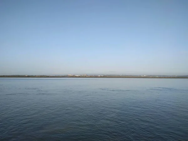 Mar Ayamonte Con Puente Internacional Puente Colgante Entre Espaa Portugal — Fotografia de Stock