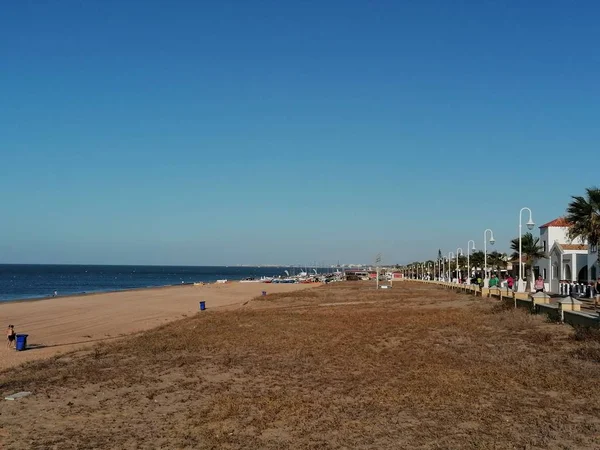 İspanya 'nın Islantilla sahilinin manzarası. Seyahat tatili kavramı.