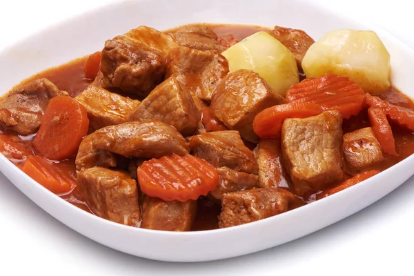 Gulasch Rindereintopf Mit Kartoffeln Isoliert Auf Weißem Hintergrund — Stockfoto