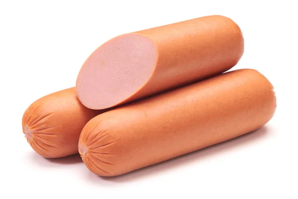 Kaynamış sosisler, beyaz arka planda izole edilmiş.