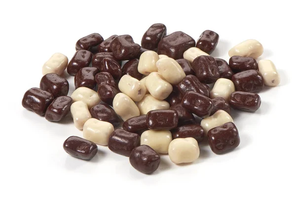Gedroogde Bessen Een Witte Zwarte Chocolade Close Geïsoleerd Witte Achtergrond — Stockfoto